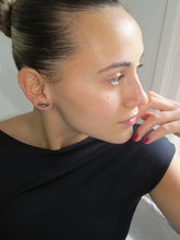 Charger l'image dans la galerie, TRILOGY earrings brown crystal