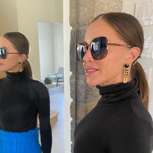 Charger l'image dans la galerie, CASTEL DANGLING GOLD AND BLACK EDGY EARRINGS